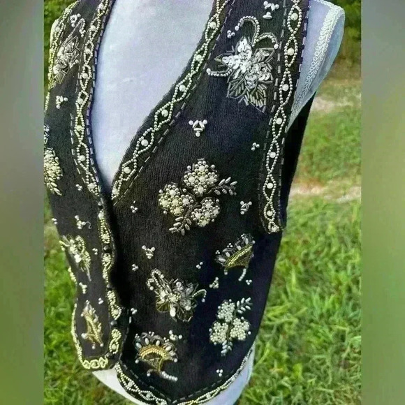 Vintage Yarnworks sweater. Beaded and sequined. Gorgeous! Size L. Hand knitted - Picture 4 of 10